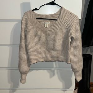 Cropped v neck sweater